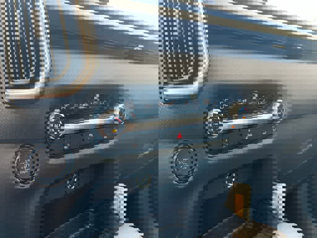 Used 2025 MAZDA CX-50 AWD 2.5 S w/ Premium Package image 25