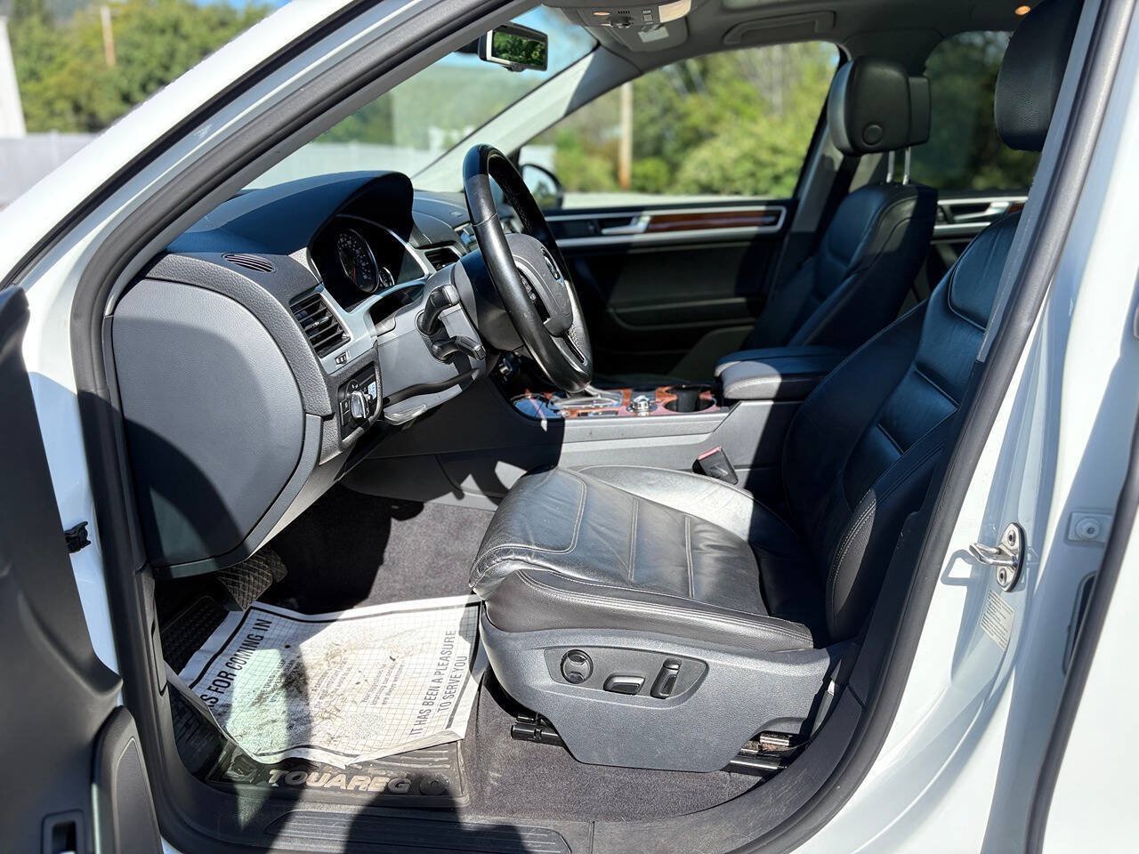 Used 2014 Volkswagen Touareg TDI AWD/4WD image 5