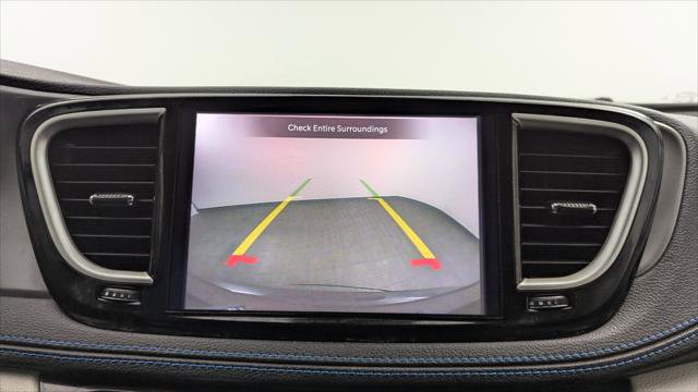 Used 2021 Chrysler Pacifica Touring-L image 29