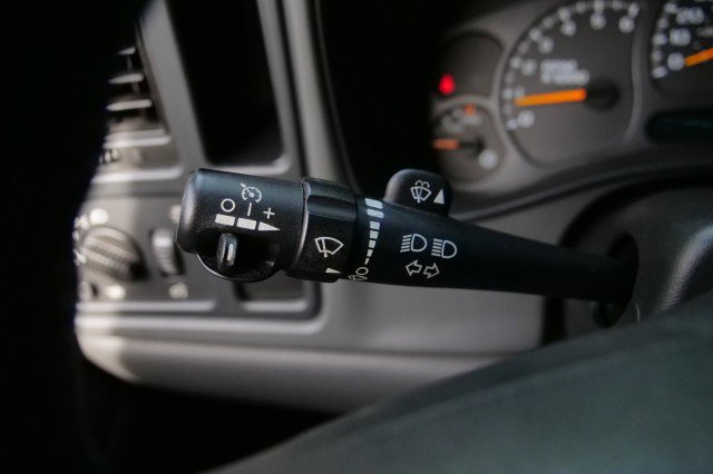 Used 2004 Chevrolet Silverado 2500 LS RWD image 12