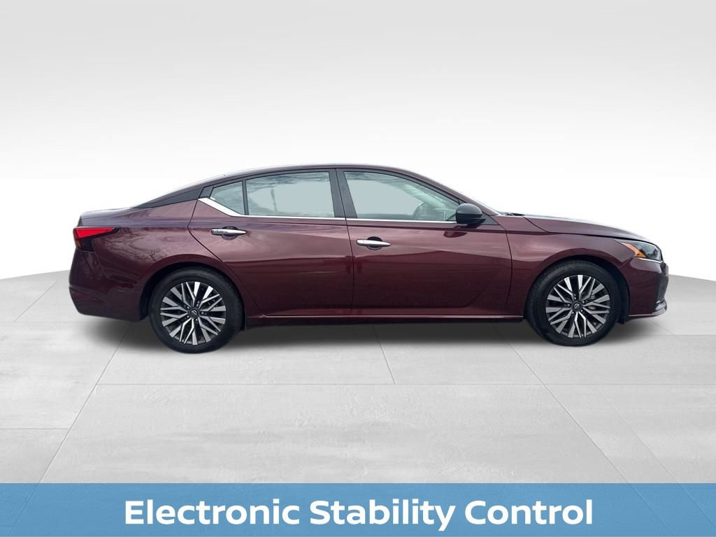 Used 2025 Nissan Altima 2.5 SV image 10