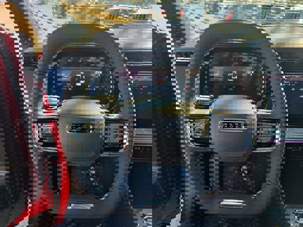 Used 2025 Jeep Wagoneer S Limited AWD/4WD image 14