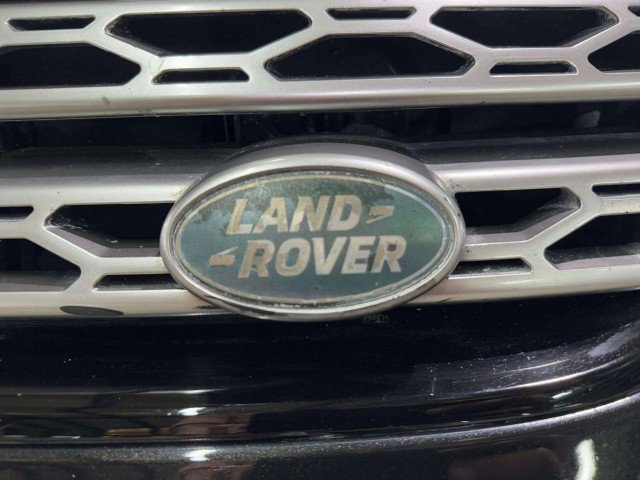 Used 2017 Land Rover Discovery HSE image 11