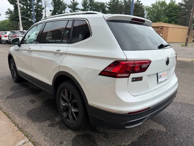 Used 2023 Volkswagen Tiguan SE AWD/4WD image 5