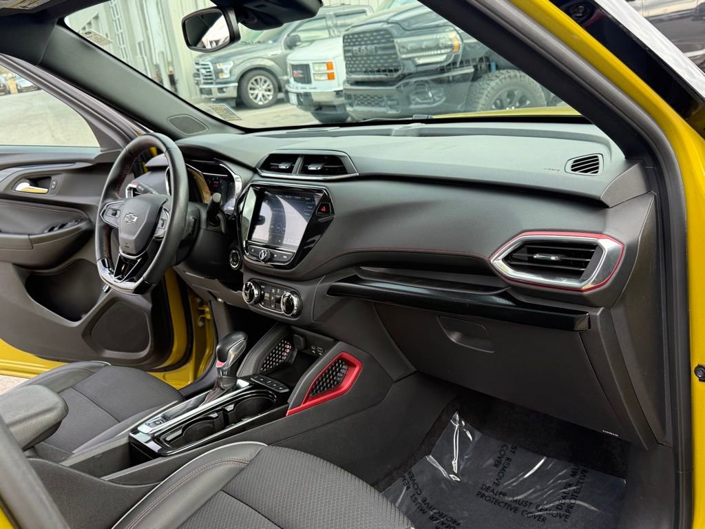 Used 2023 Chevrolet TrailBlazer RS w/ Sun and Liftgate Package image 17