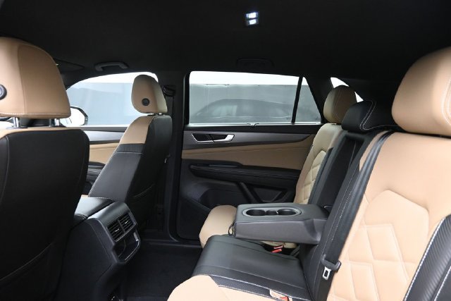 New 2026 Volkswagen Atlas Cross Sport SE AWD/4WD image 18