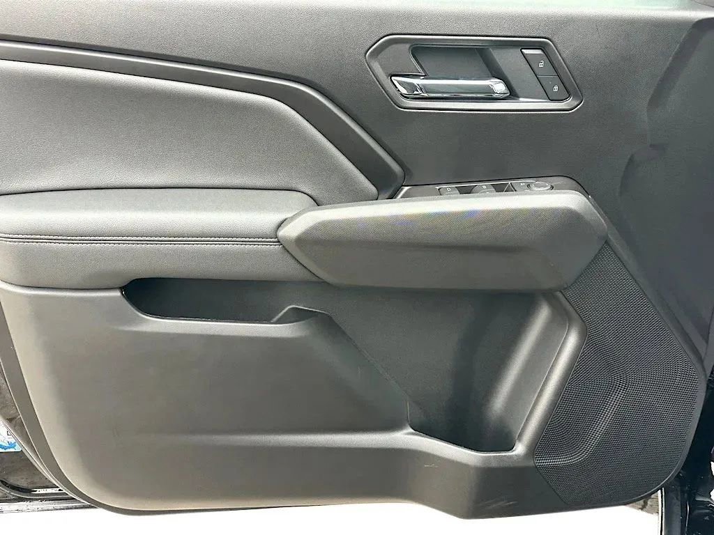 New 2026 GMC Canyon Elevation w/ LPO, Black Badging Package image 21