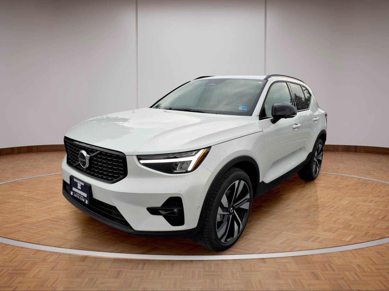 New 2026 Volvo XC40 B5 Plus w/ Protection Package Premier AWD/4WD image 3