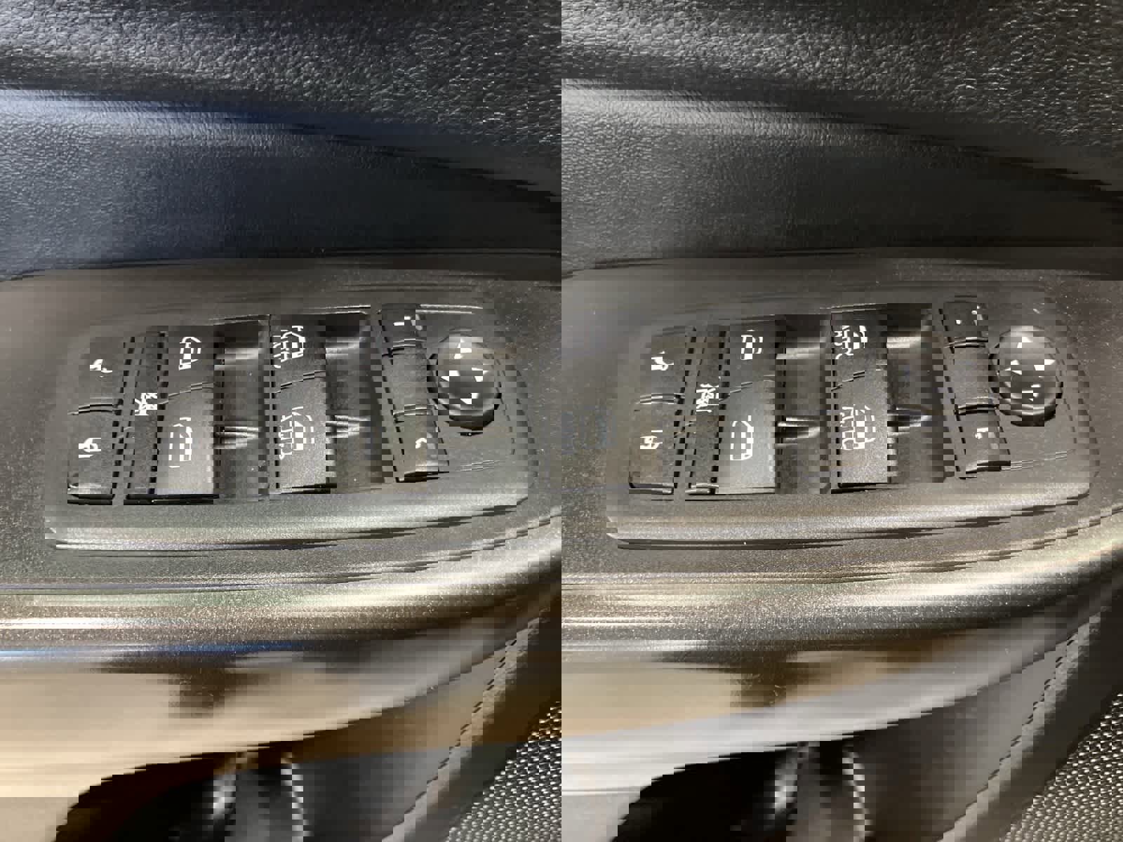 Used 2021 Jeep Cherokee Trailhawk w/ Comfort & Convenience Group image 12