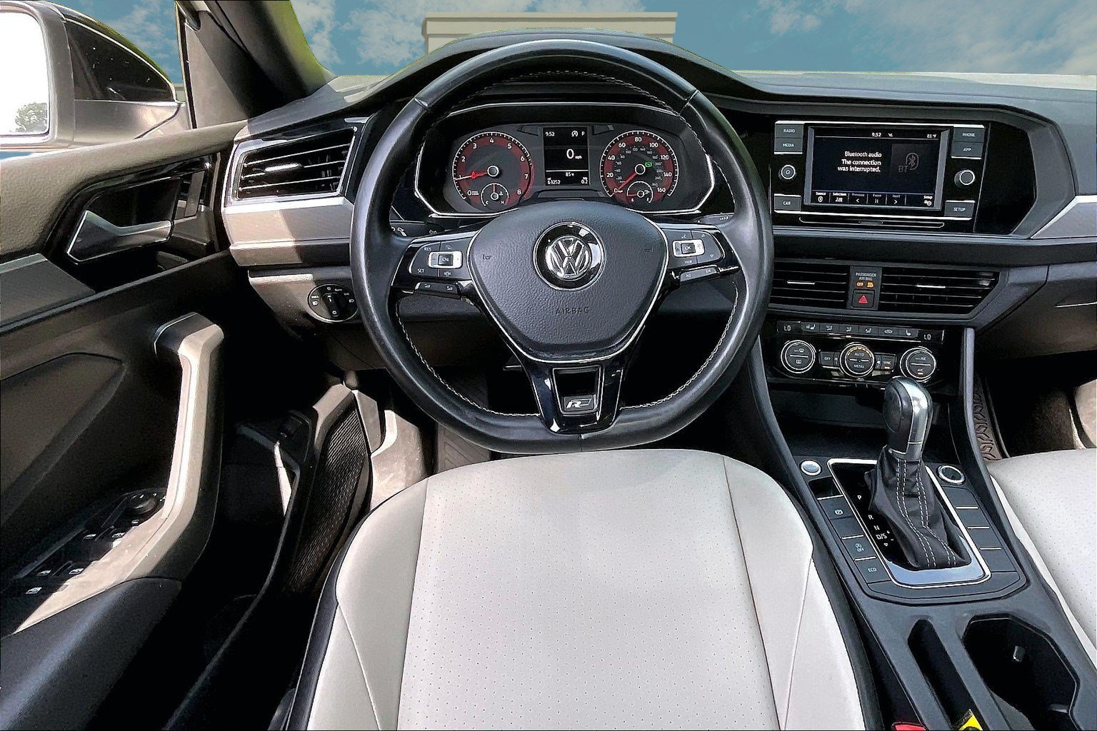 Used 2019 Volkswagen Jetta R-Line w/ R-Line Cold Weather Package FWD image 5