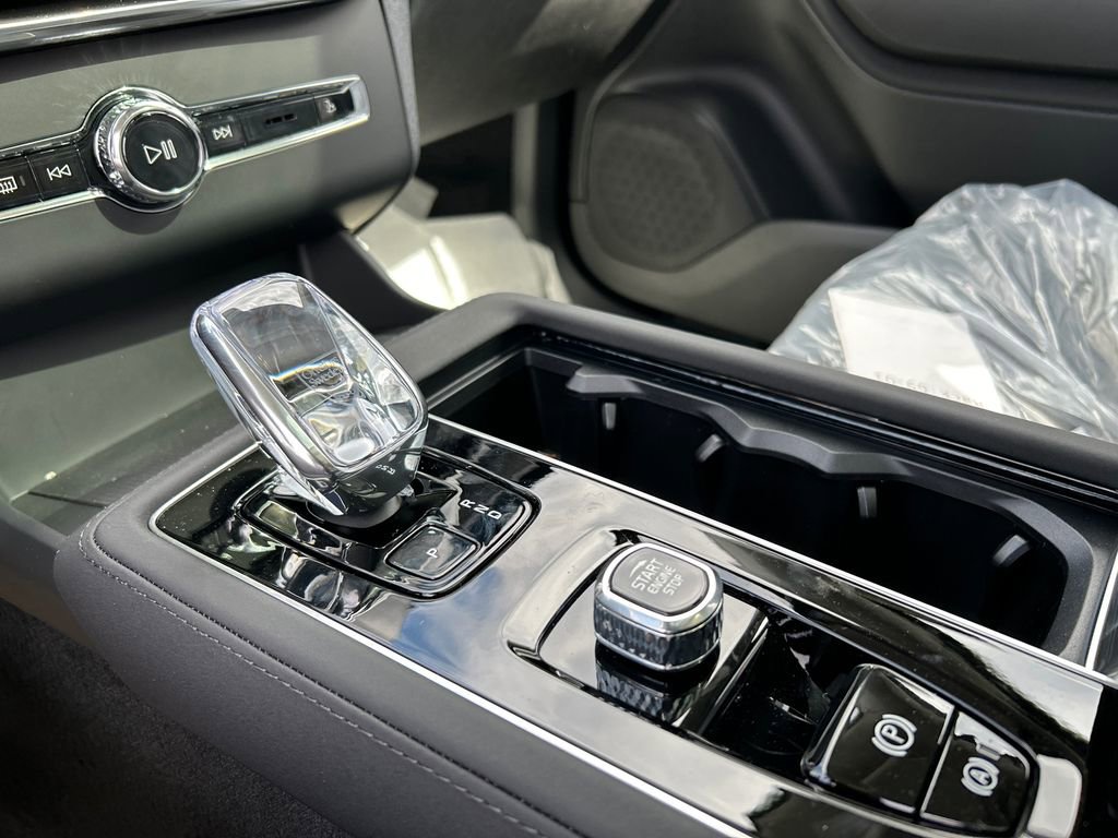 New 2026 Volvo XC90 T8 Ultra w/ Protection Package Premier AWD/4WD image 19