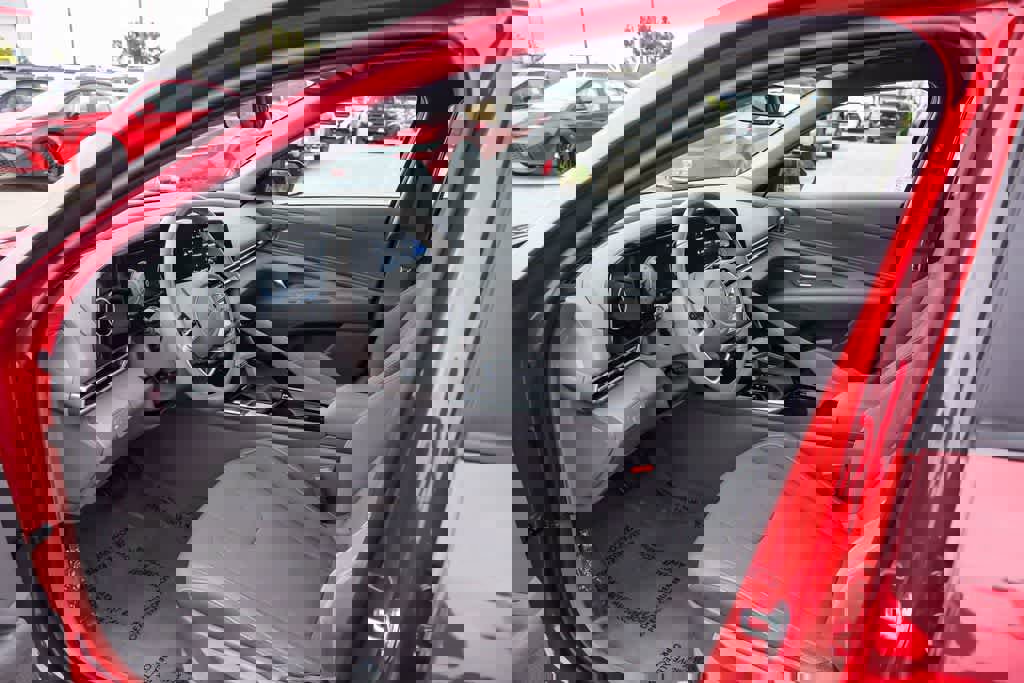 Used 2023 Hyundai Elantra SEL w/ Convenience Package image 16