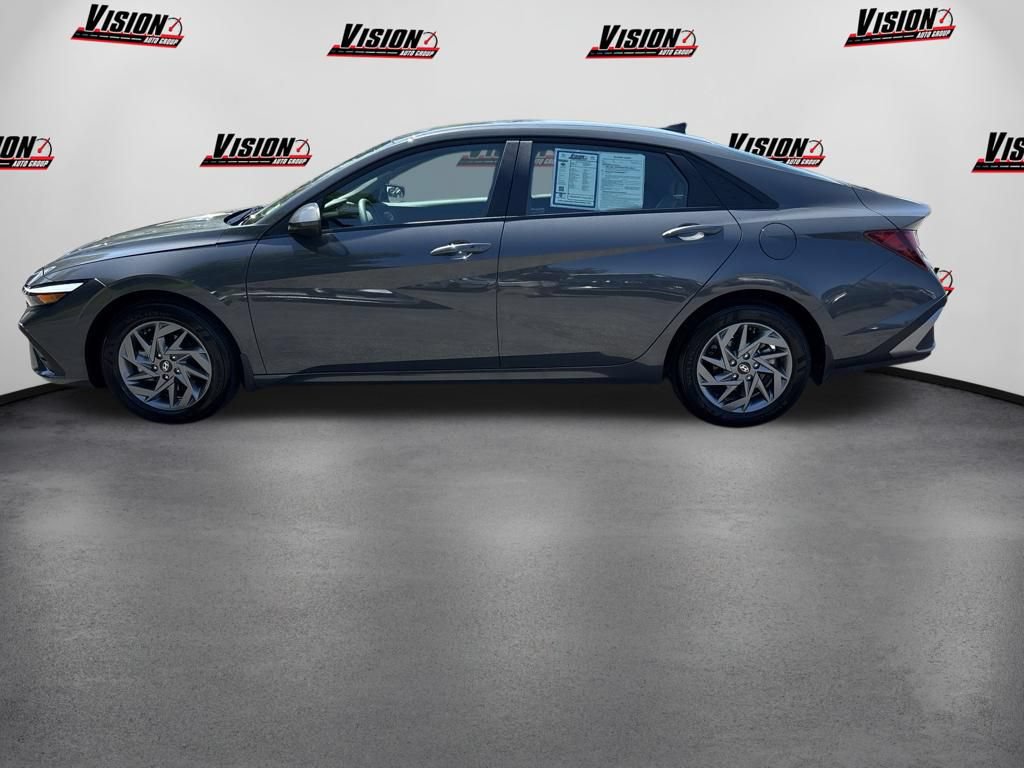 Certified 2024 Hyundai Elantra SEL FWD image 8