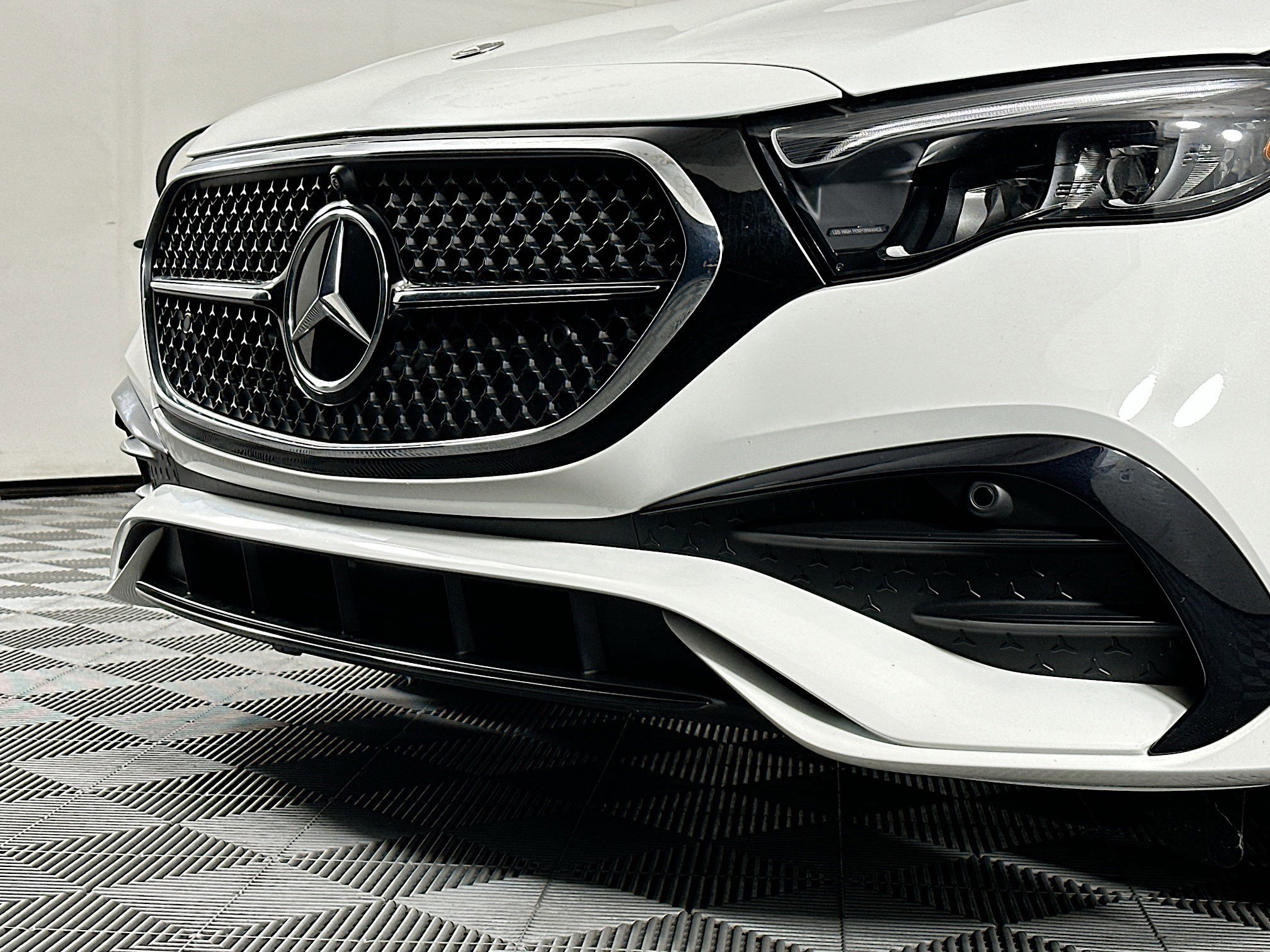 Used 2024 Mercedes-Benz E 350 4MATIC Sedan image 31