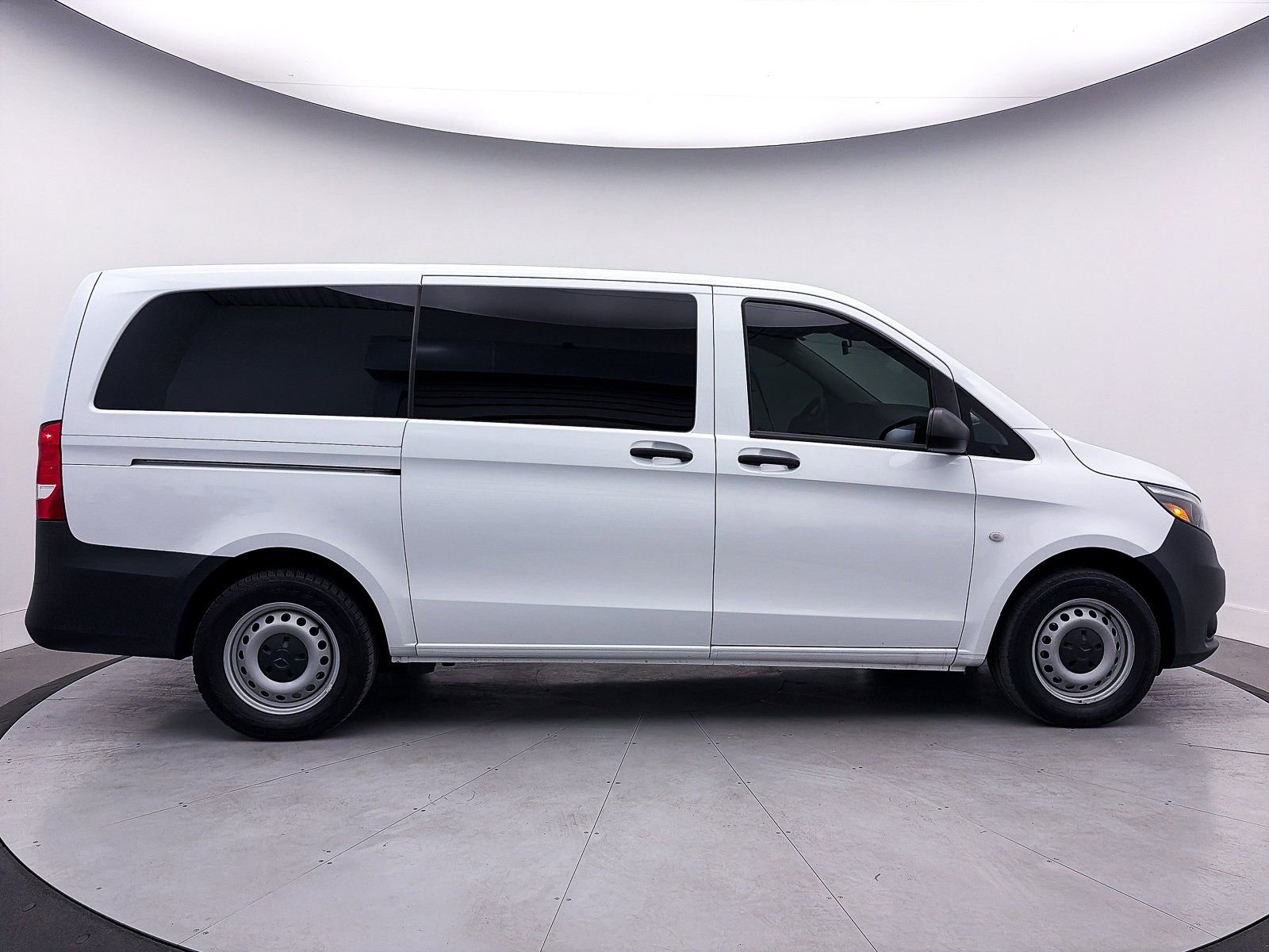 Used 2023 Mercedes-Benz Metris Passenger image 34