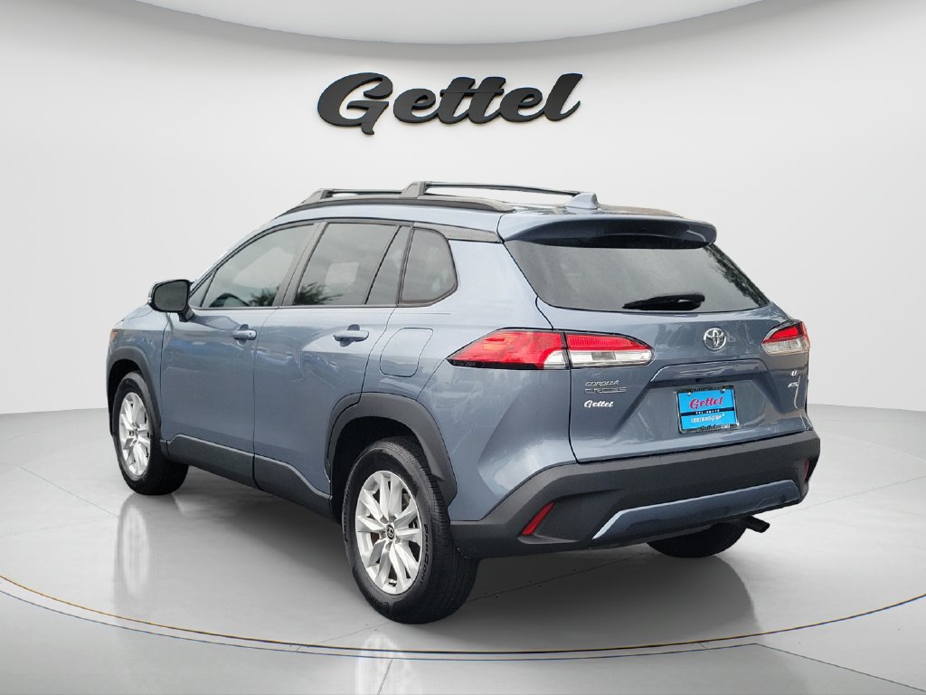 Used 2023 Toyota Corolla Cross LE w/ Moonroof Package AWD/4WD image 7
