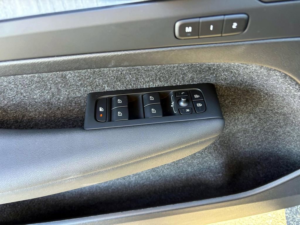 New 2025 Volvo XC40 B5 Plus w/ Protection Package Premier image 13