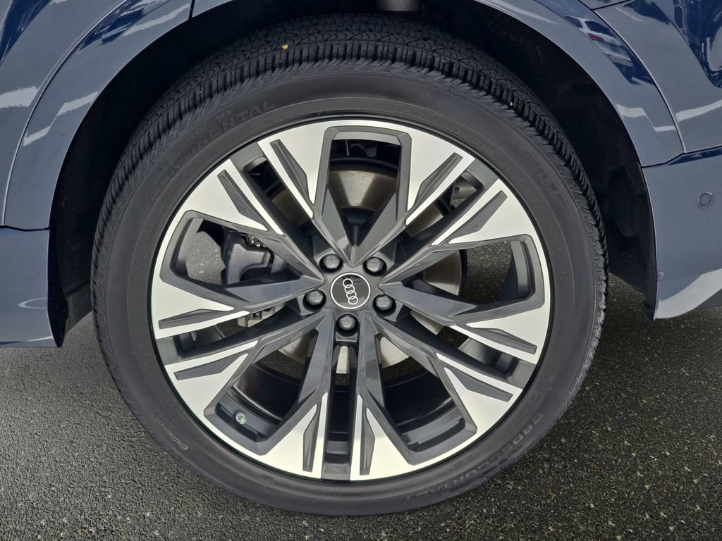 Certified 2025 Audi Q8 Premium Plus AWD/4WD image 28