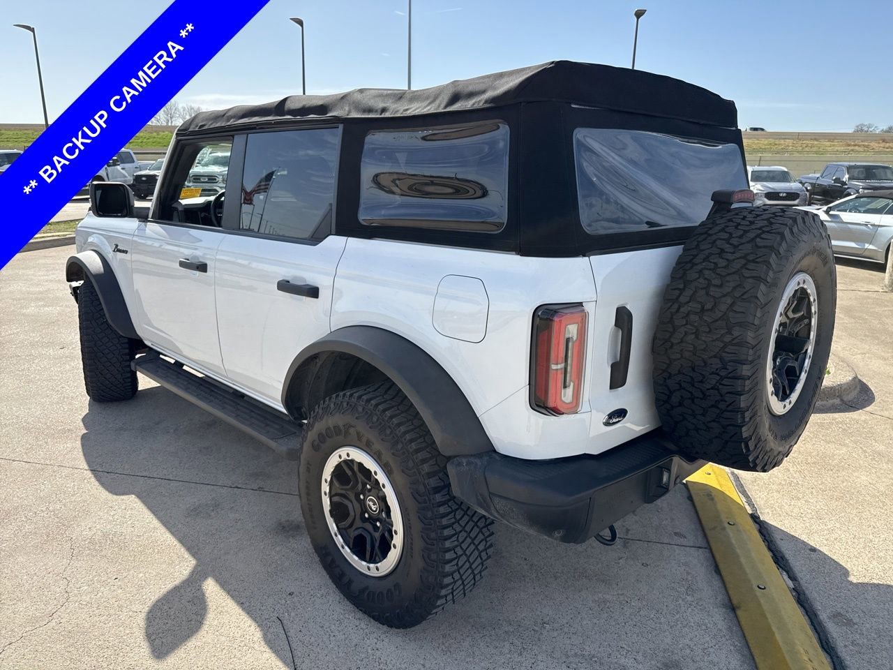 Used 2021 Ford Bronco Badlands image 9