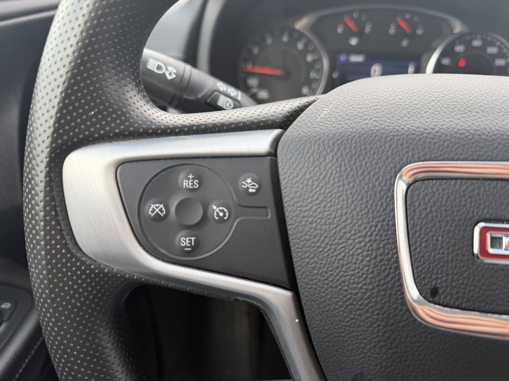 Used 2024 GMC Terrain SLE image 21