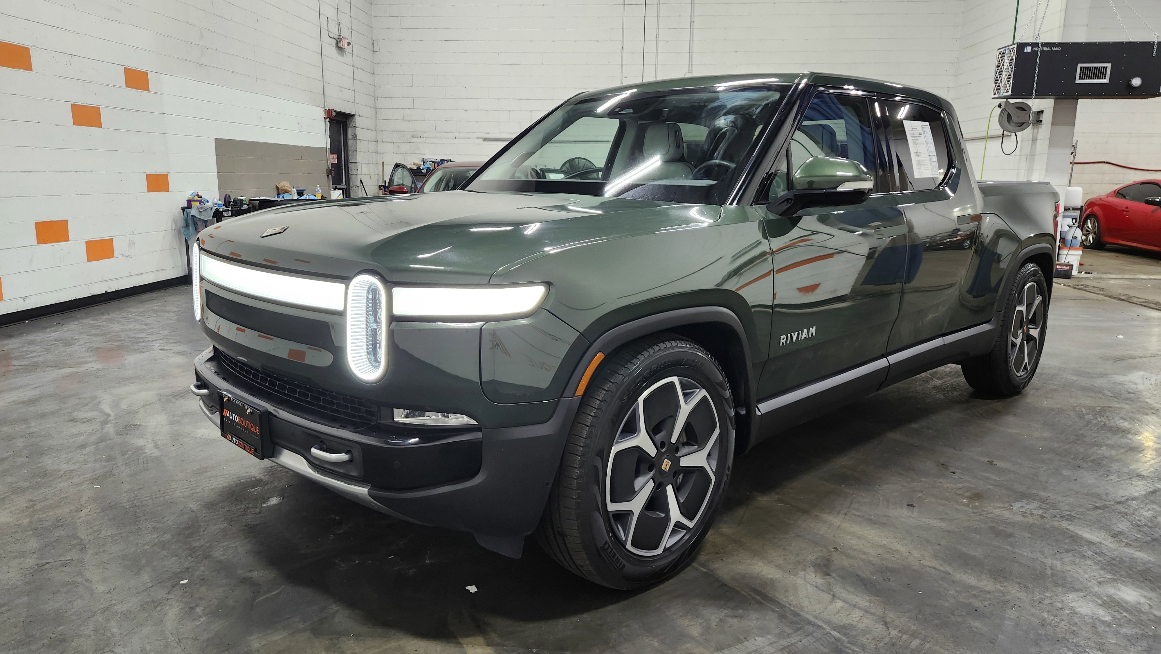 Used 2023 Rivian R1T Adventure image 14