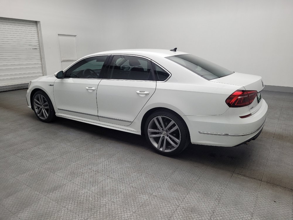 Used 2017 Volkswagen Passat 1.8T R-Line image 3
