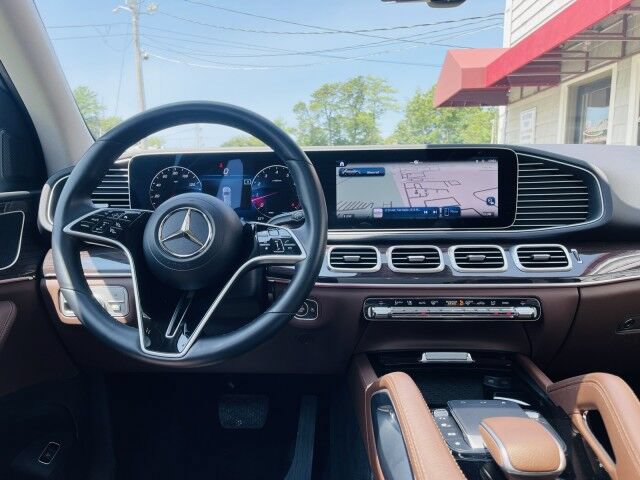 Used 2024 Mercedes-Benz GLE 350 4MATIC w/ 3rd Row Seat Package image 19