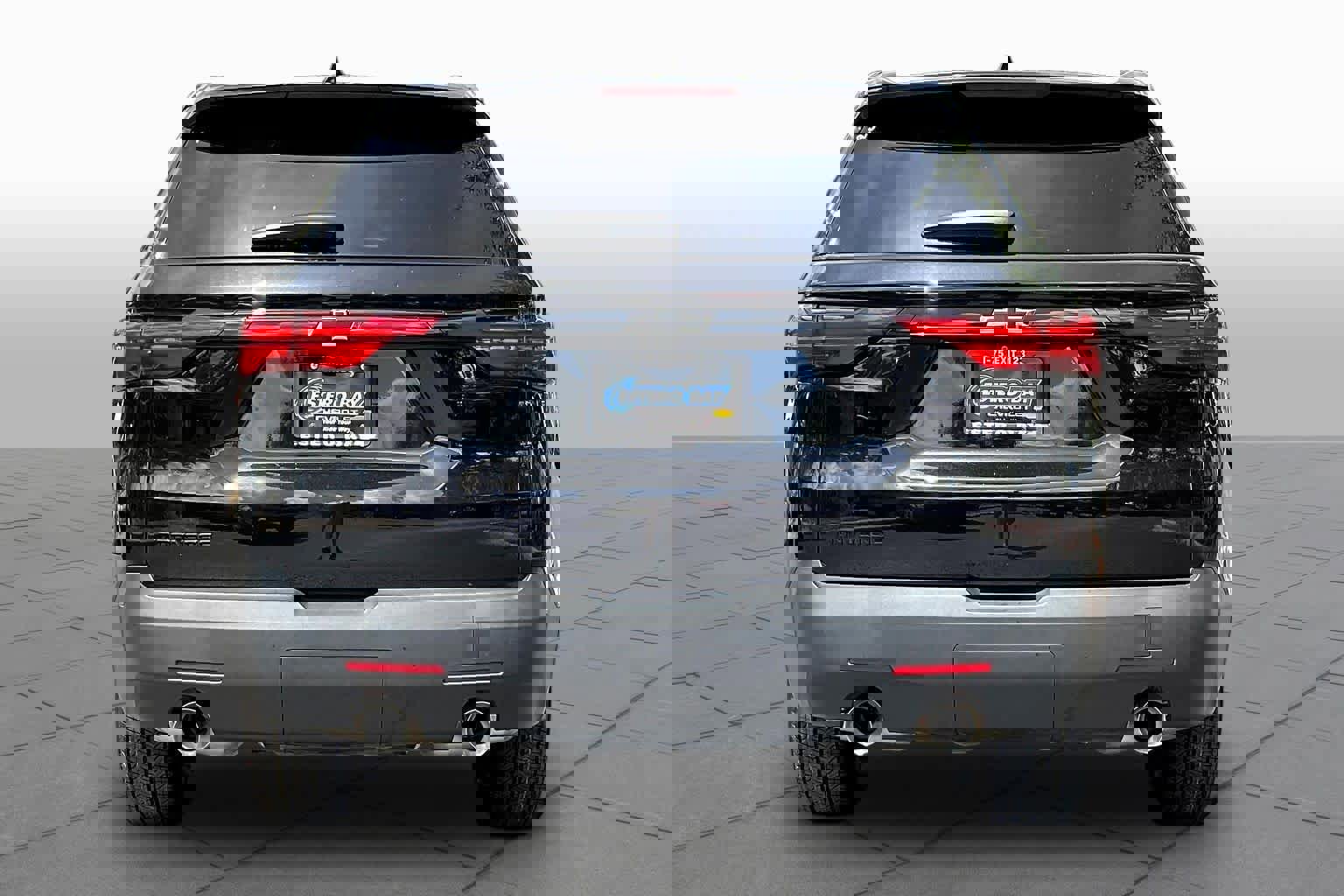 Certified 2023 Chevrolet Traverse LS w/ Midnight/Sport Edition image 5