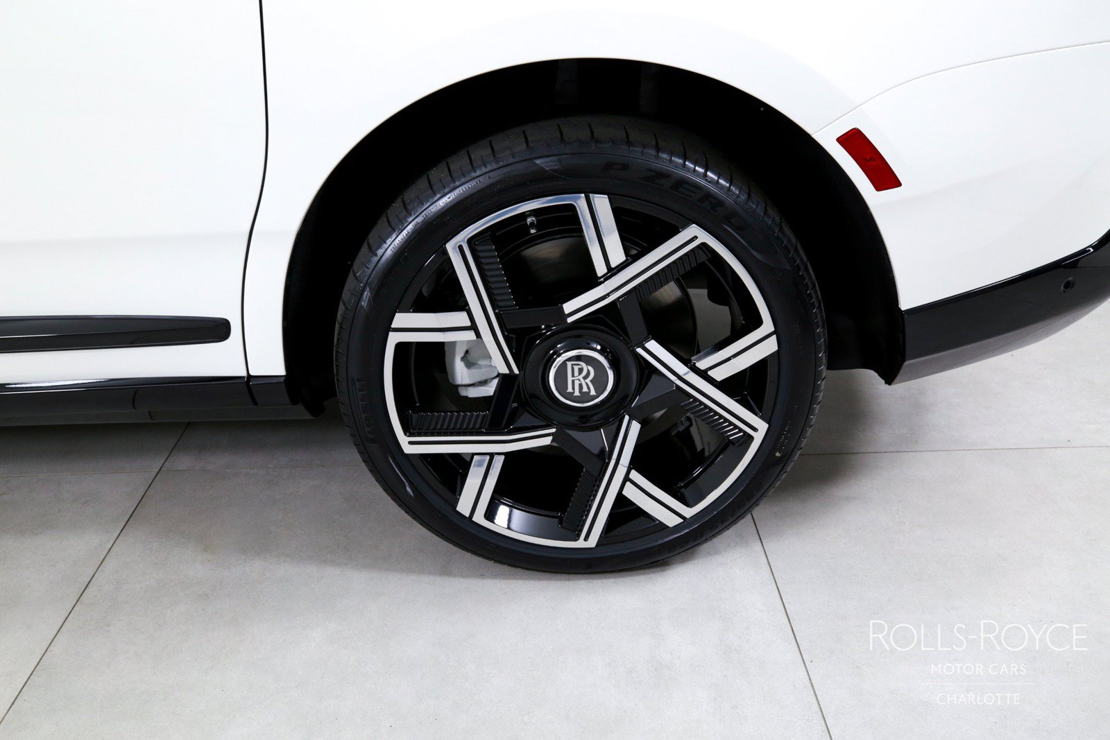 Used 2026 Rolls-Royce Cullinan AWD/4WD image 43