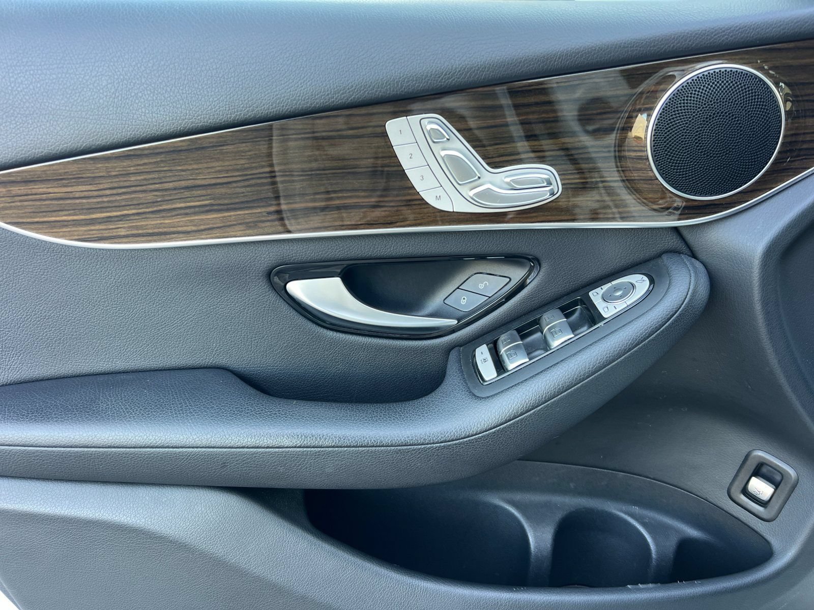 Used 2018 Mercedes-Benz GLC 300 image 10