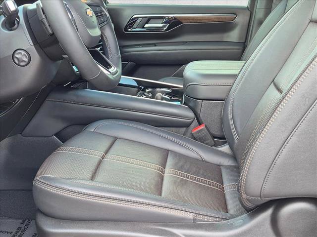 Used 2025 Chevrolet Tahoe High Country w/ Sun And Tow Package RWD image 15