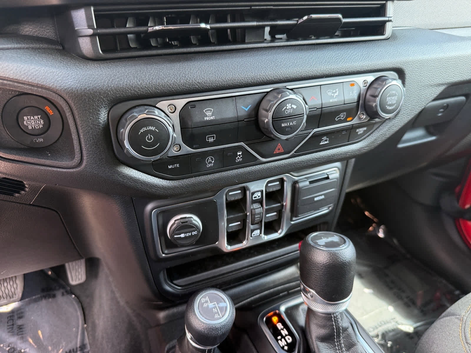 Used 2024 Jeep Wrangler Unlimited Sport AWD/4WD image 20
