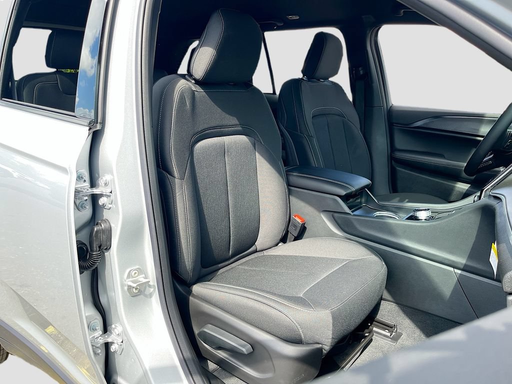 New 2026 Jeep Grand Cherokee Laredo AWD/4WD image 24