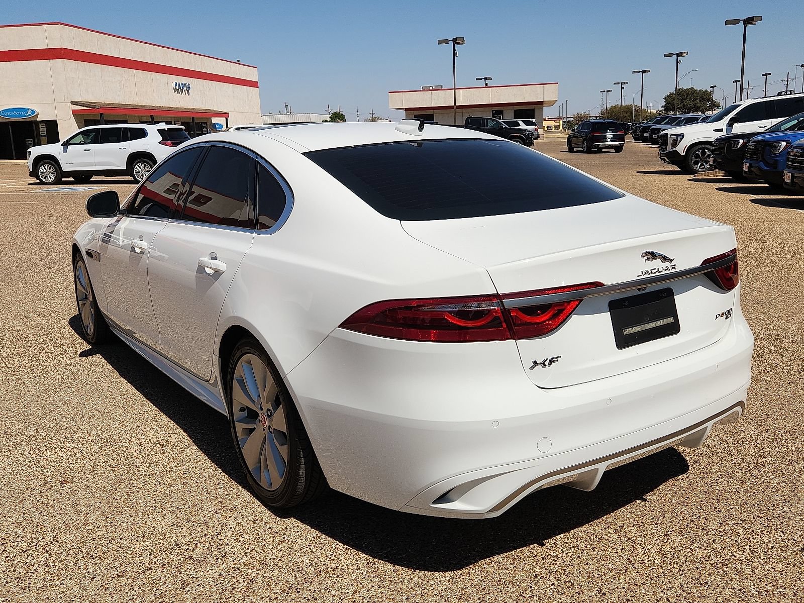 Used 2022 Jaguar XF R-Dynamic SE AWD/4WD image 3