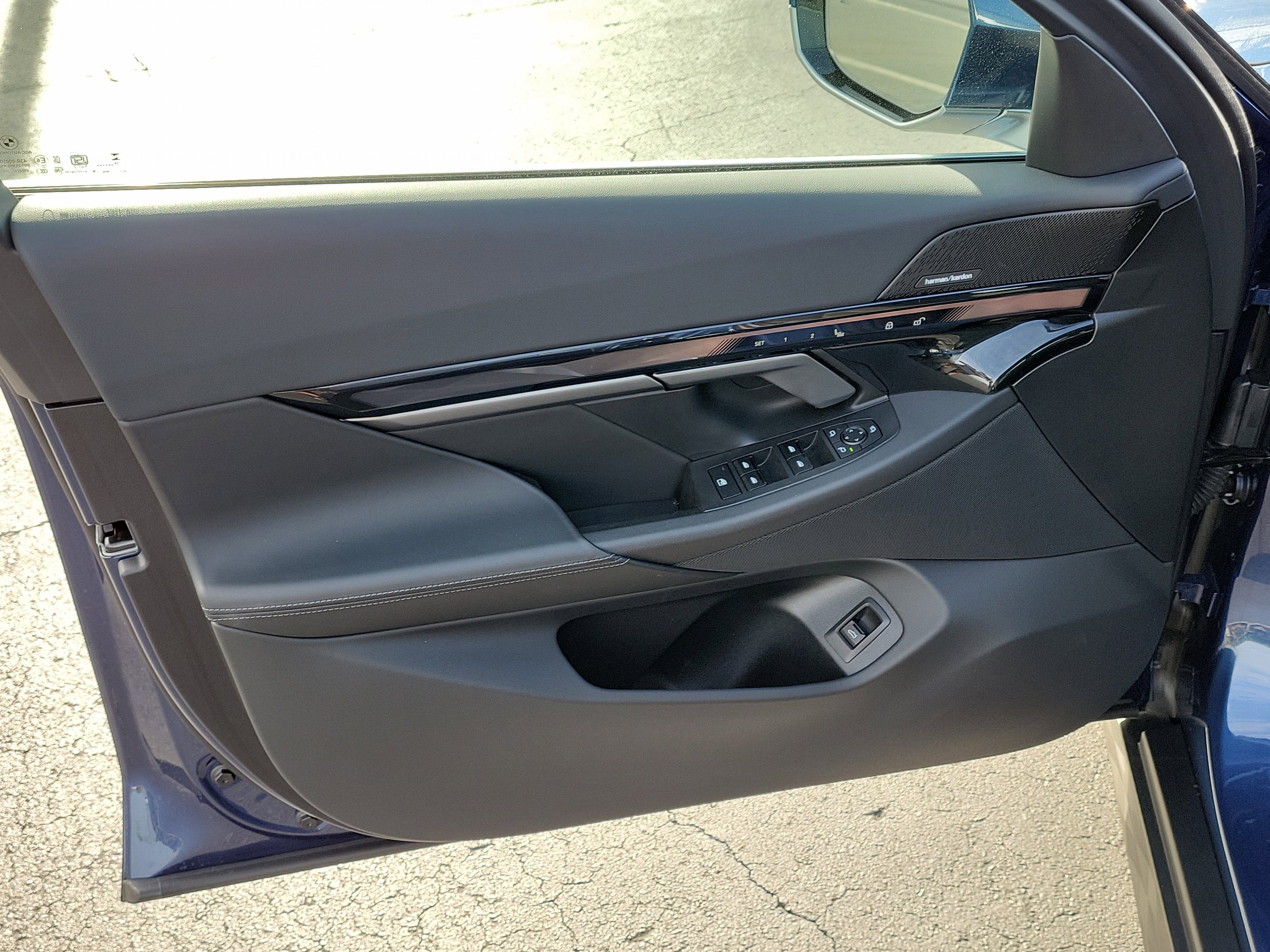 Used 2025 BMW 540i xDrive image 18