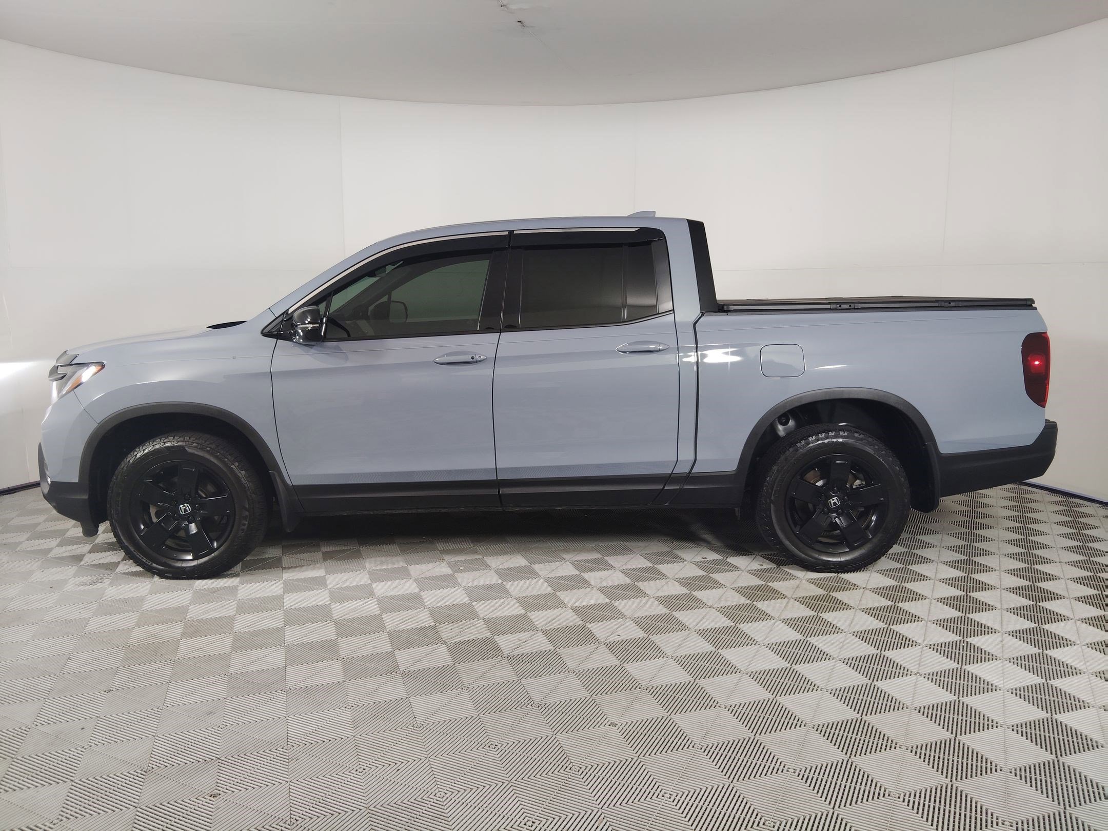 Certified 2025 Honda Ridgeline Black Edition image 2