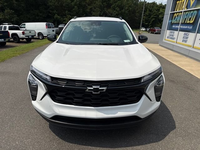 New 2026 Chevrolet Trax LT w/ Driver Confidence Package FWD image 2