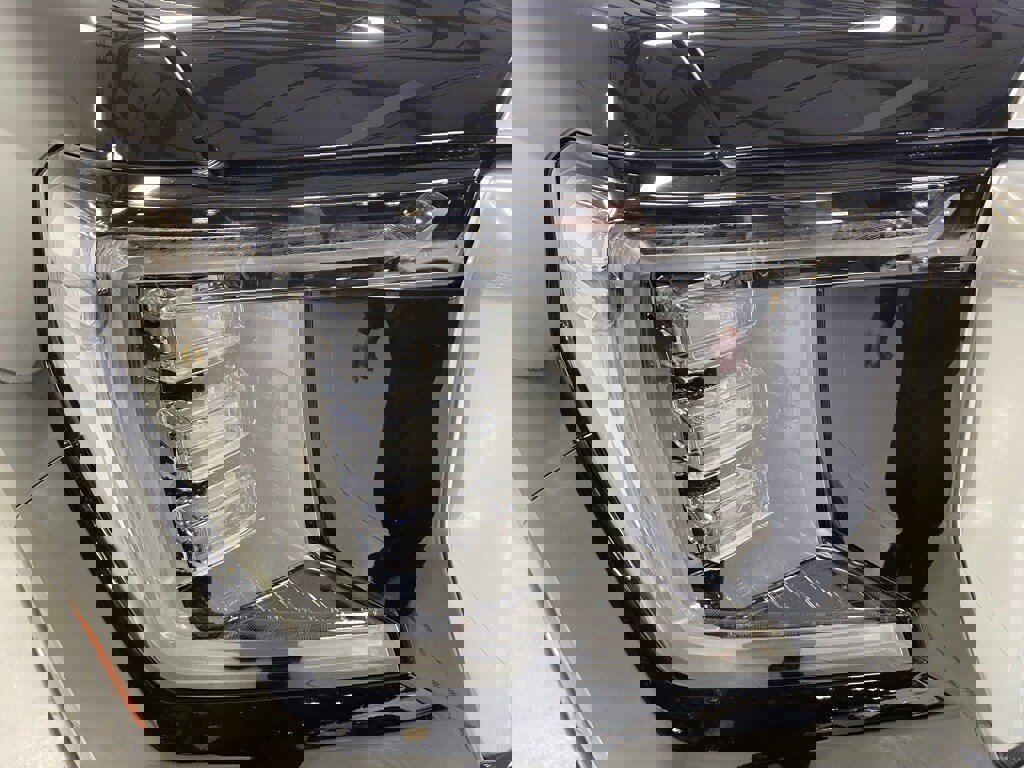 Used 2023 GMC Yukon XL Denali w/ Advanced Technology Package image 10