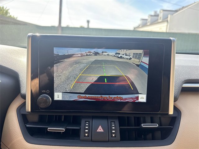 Used 2023 Toyota RAV4 XLE Premium image 17