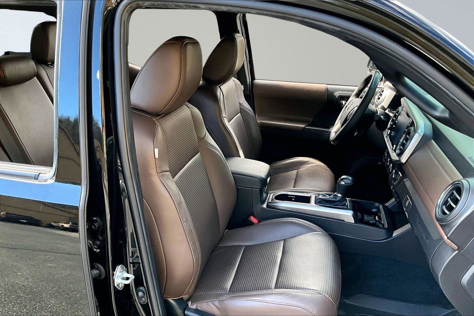 Used 2023 Toyota Tacoma Limited image 8