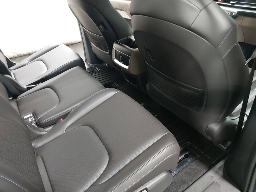 New 2026 Kia Carnival FWD image 11