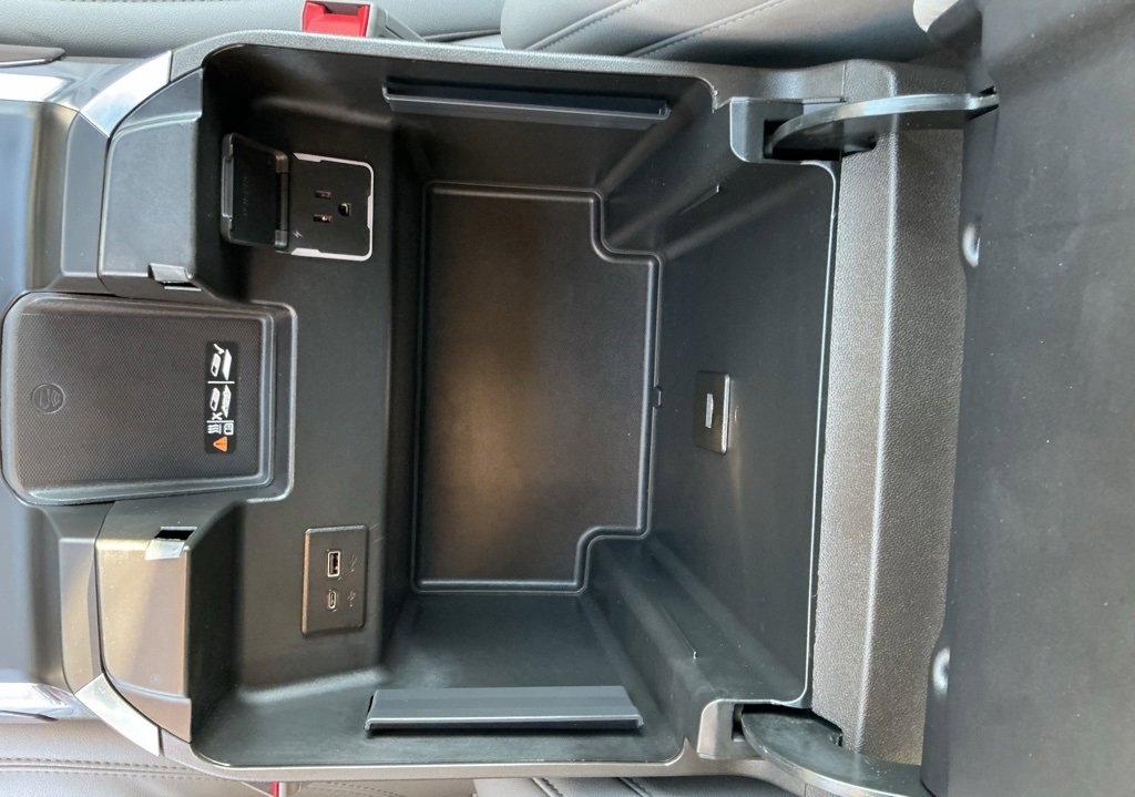 Used 2024 GMC Sierra 3500 SLT w/ SLT Convenience Package image 67