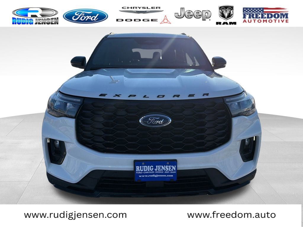 New 2026 Ford Explorer ST-Line w/ ST-Line Street Pack image 8