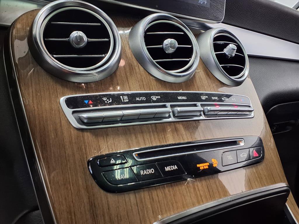Used 2019 Mercedes-Benz GLC 300 4MATIC image 18
