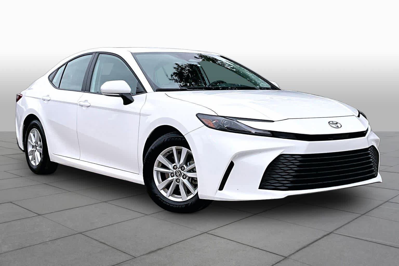 Used 2026 Toyota Camry LE FWD image 3