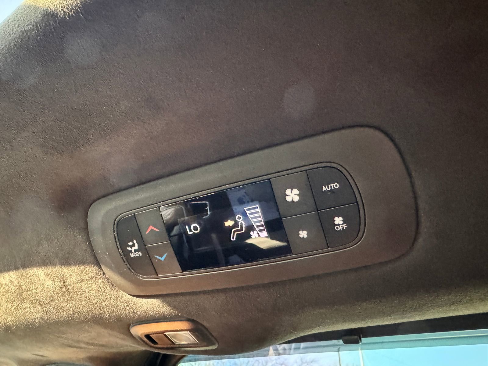 Used 2023 Chrysler Pacifica Pinnacle image 33