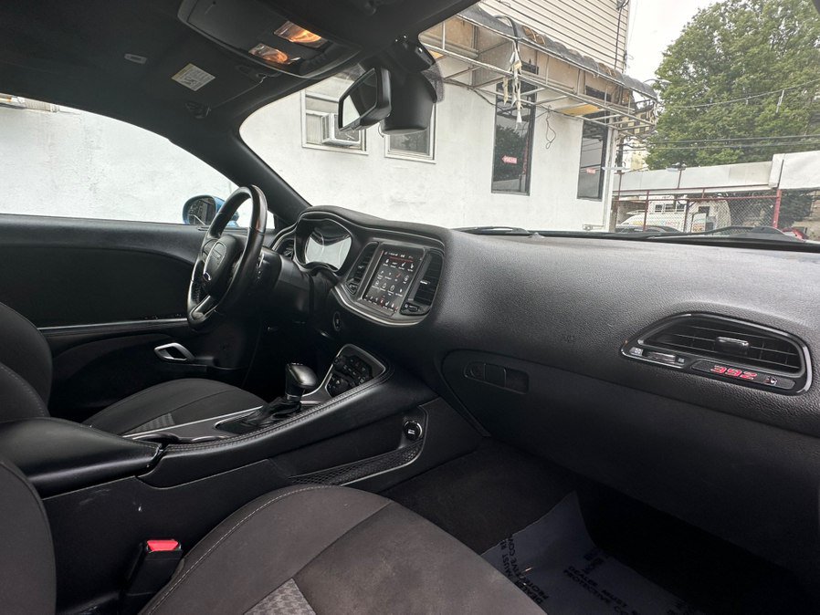 Used 2022 Dodge Challenger R/T Scat Pack RWD image 28