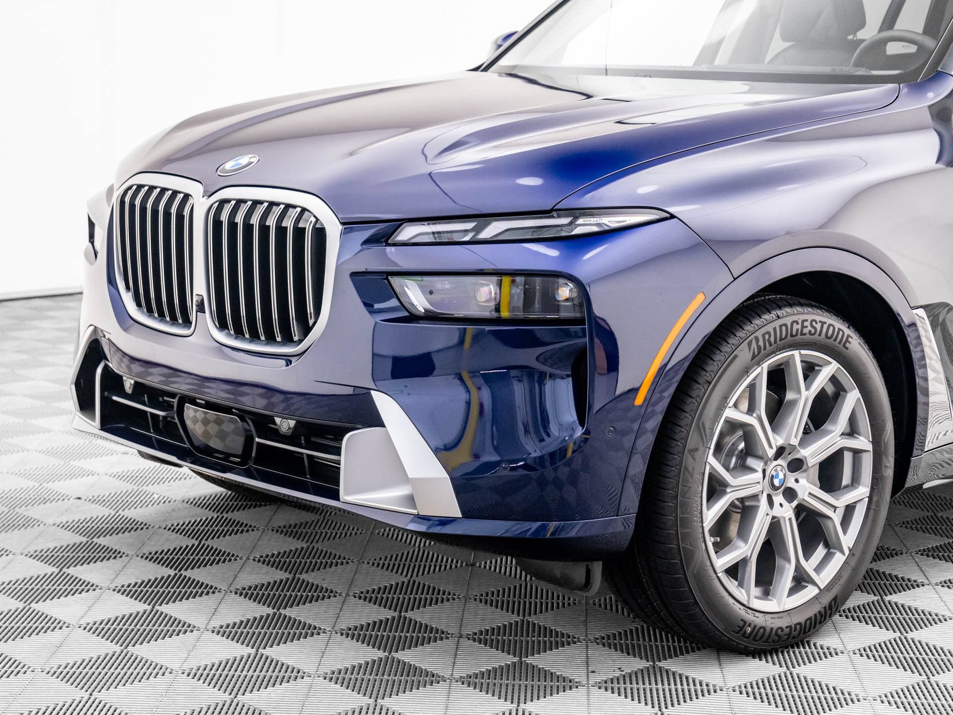 Certified 2026 BMW X7 xDrive40i w/ Premium Package AWD/4WD image 35