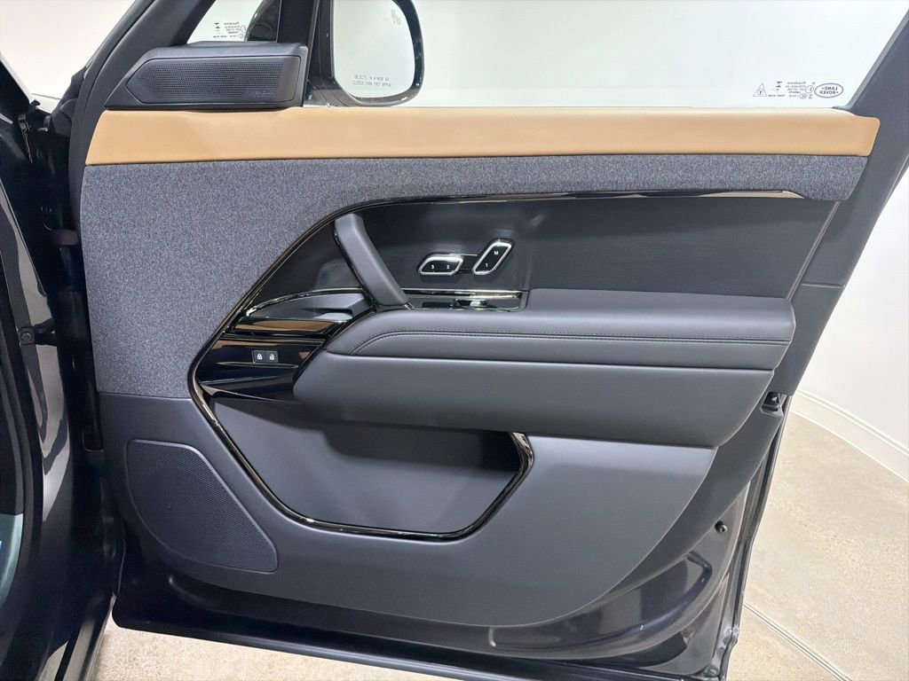 New 2026 Land Rover Range Rover Sport Dynamic SE image 23