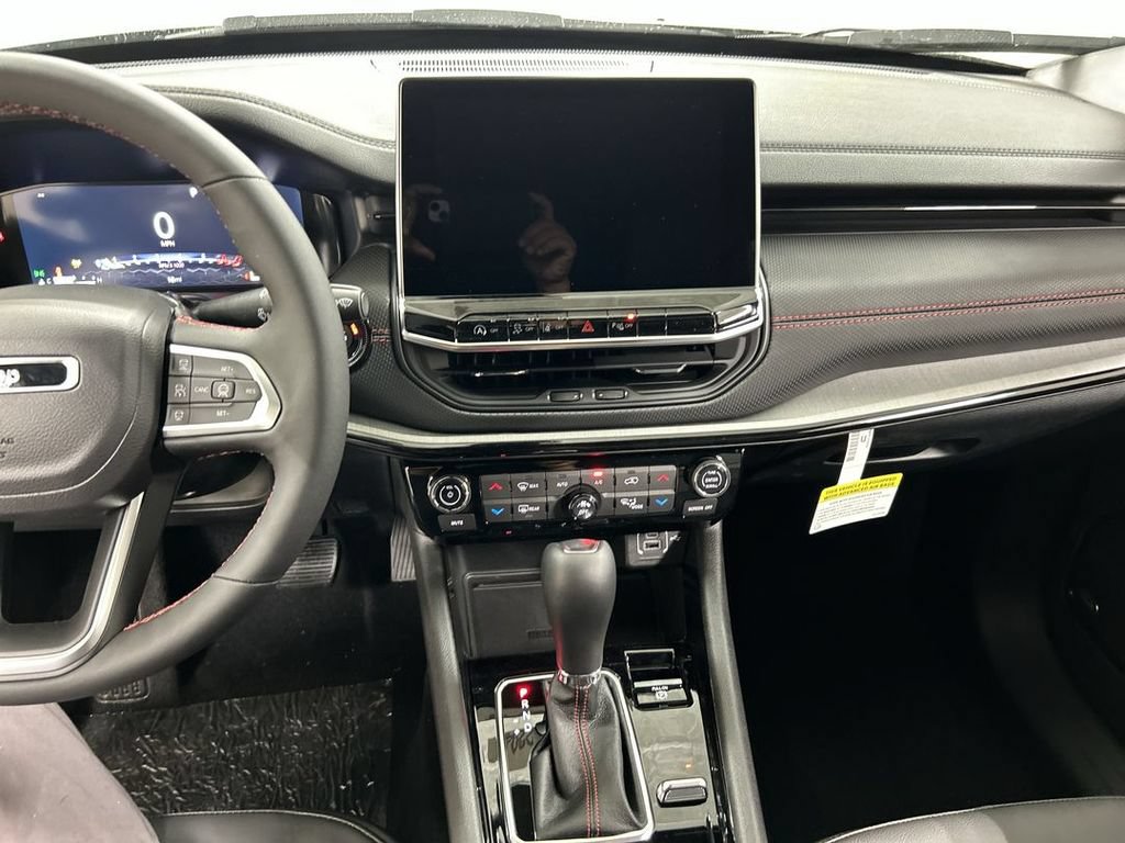 New 2026 Jeep Compass Trailhawk w/ Sun, Sound & Navigation Group AWD/4WD image 17